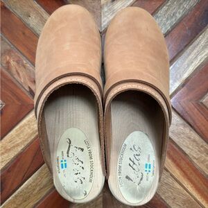 LOTTA FROM STOCKHOLM Classic clogs in light brown